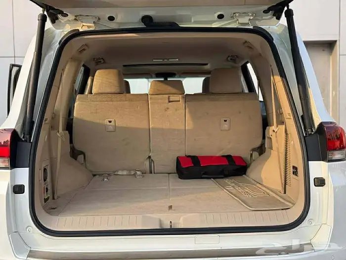 تويوتا لاند كروزر GRX3 2023 0