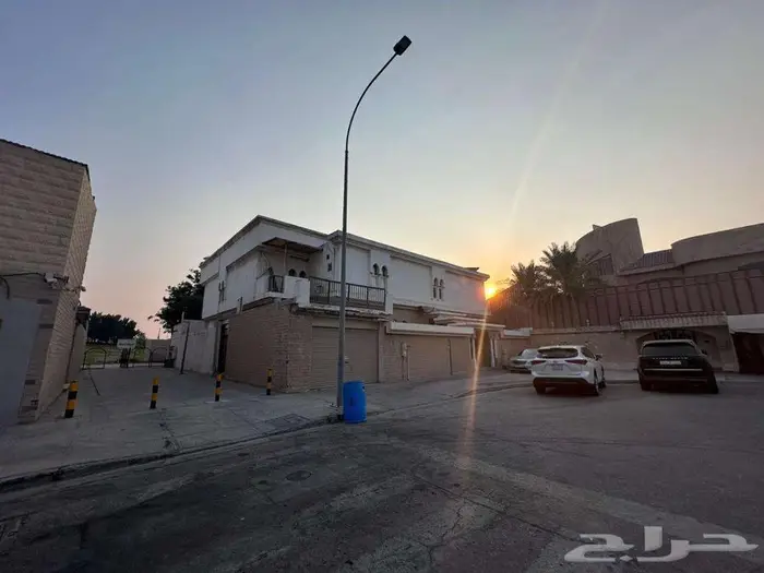 للبيع فيلا حي الدانة الشمالية موقع راقي جدا ولأصحاب الذوق 0