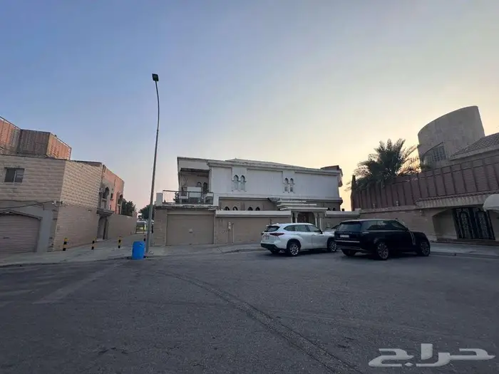 للبيع فيلا حي الدانة الشمالية موقع راقي جدا ولأصحاب الذوق 1