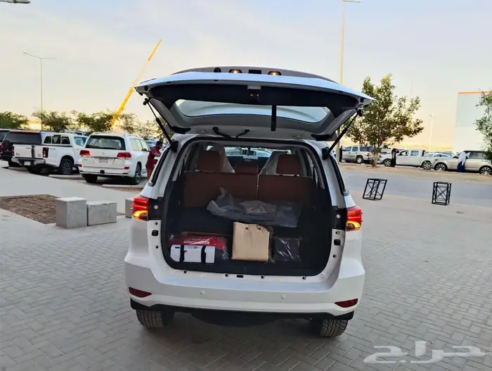 تويوتا فورتشنر GX2 بنزين بدون دبل موديل 2025 3