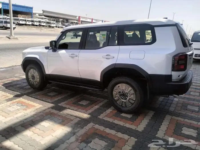 تويوتا برادو 2025 بنزين TXL-1 عبداللطيف جميل 8