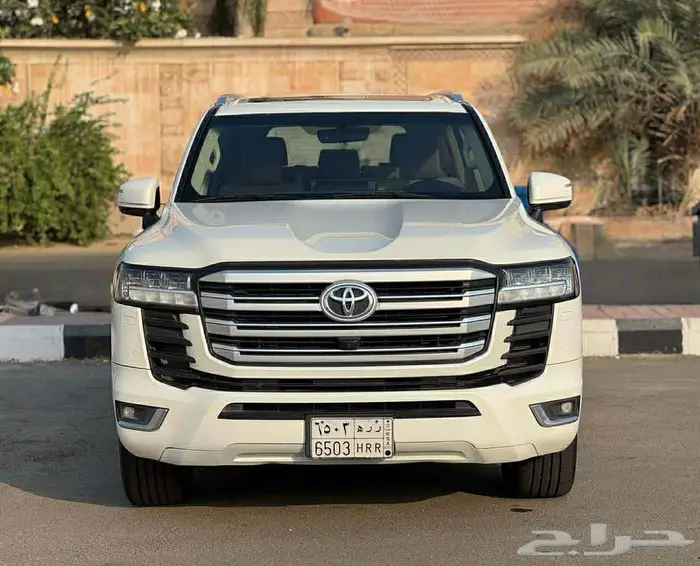 تويوتا لاند كروزر GRX3 2023 10