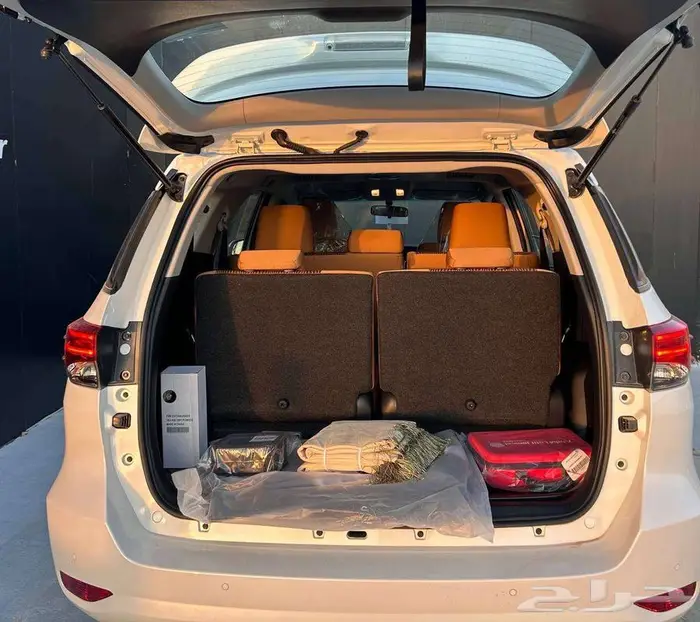 تويوتا فورتشنر VX1 بنزين 2025 لدى شركة عبدالمجيد الخضر 6