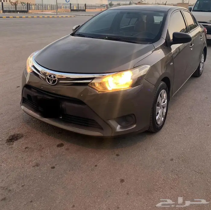 يارس تويوتا 2015 0