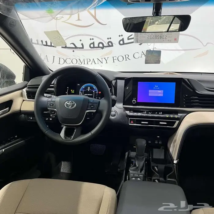 تويوتا كامري LE هايبرد بنزين تماتيك 2025 عرض خاص 8