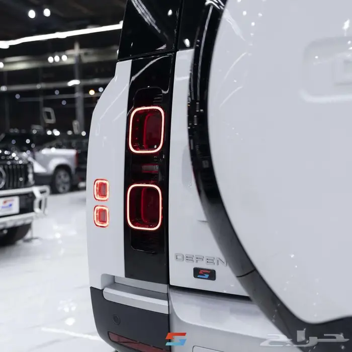 لاند روفر ديفندر SE 90 2024 6