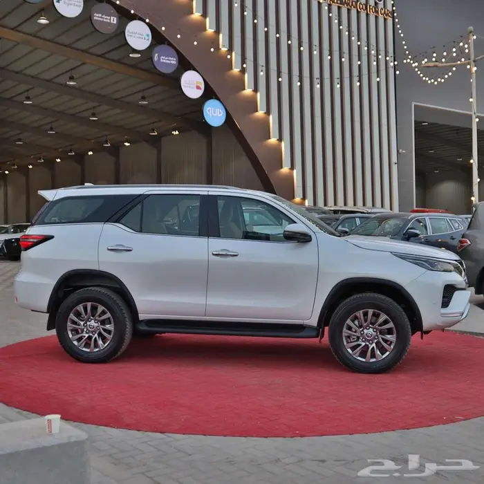 فورتشنر VX2 رادار و بدون رادار 2.8 ديزل 2024 سعودي 4