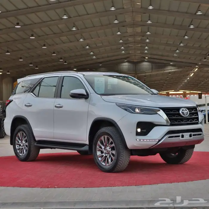 فورتشنر VX2 رادار و بدون رادار 2.8 ديزل 2024 سعودي 2