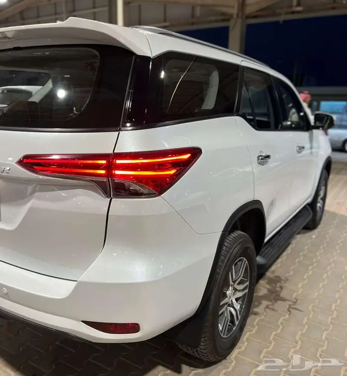 تويوتا فورتشنر موديل 2024 دبل 4 سلندر عداد 30 الف فقط 7