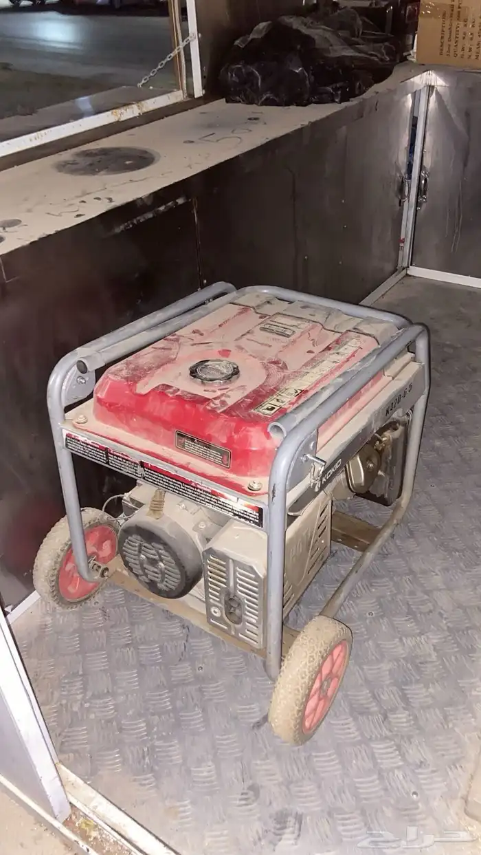 للبيع فود ترك 4 2 معه مكيف وماطور 1