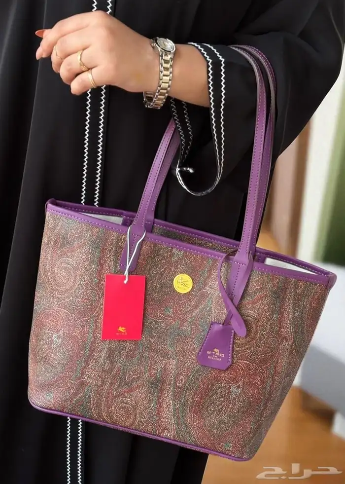 شنط درجه أولى جميع الماركات بأسعار مناسبه للدوامات وللجامعه 37