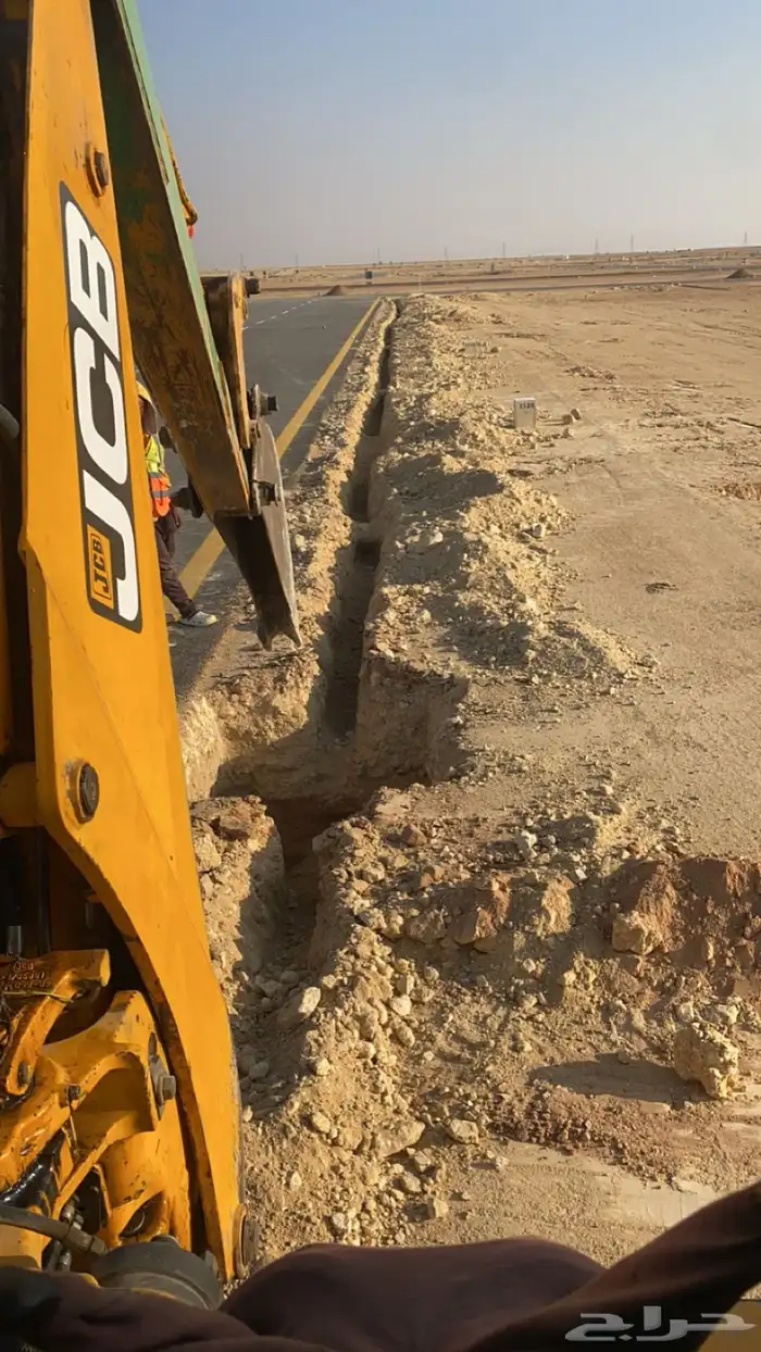شيول حفار جي سي بي للابجار داخل الرياض 1
