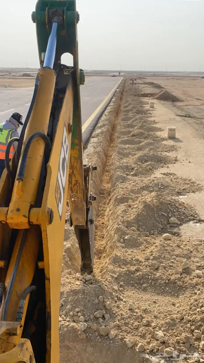 شيول حفار جي سي بي للابجار داخل الرياض 2