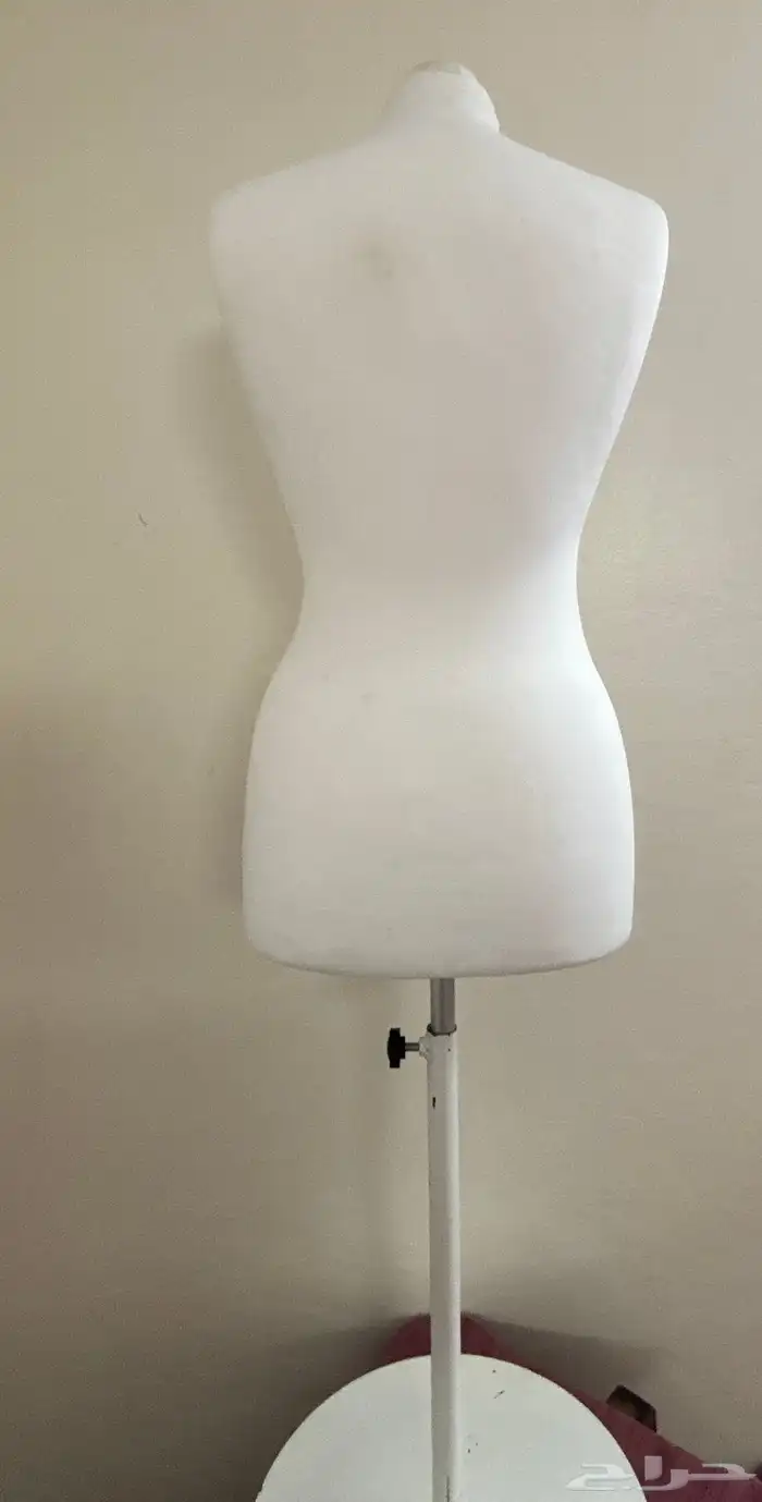 مانيكان ابيض إيجار 3