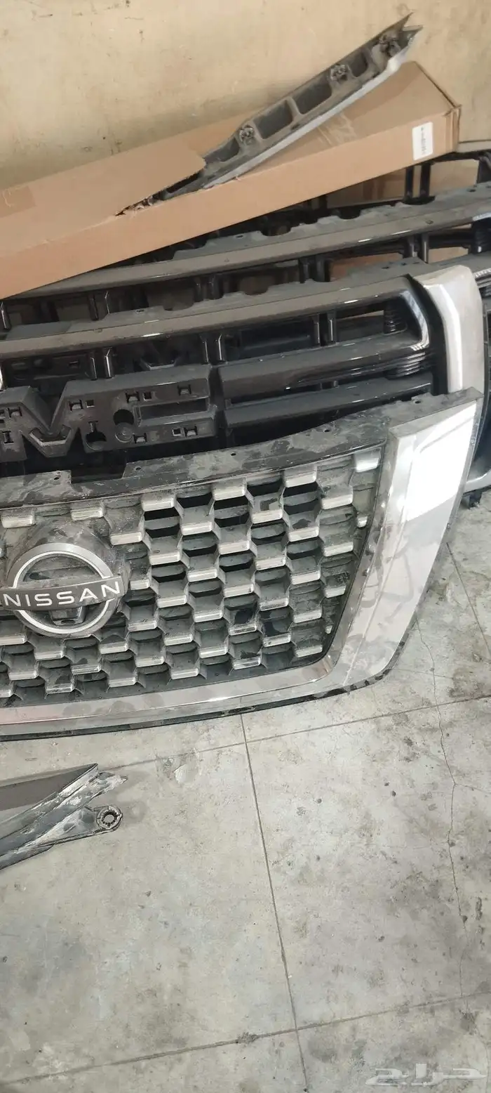 للبيع شبك جيب باترول بلاتينيوم اصلي وكاله نضيف من 2020-2024 2