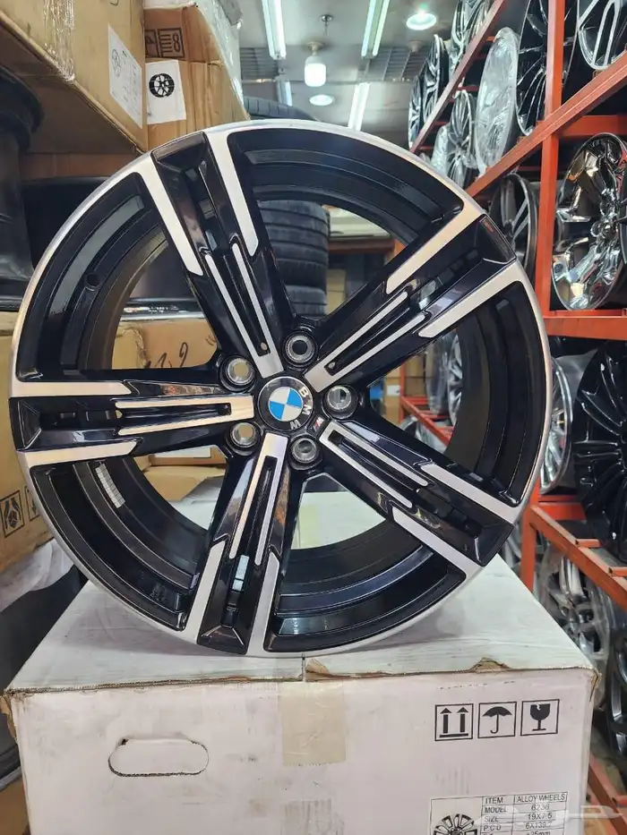 جنوط بي إم دبليو الفئه الثاله اصلي وكالة مقاس 18 موديل 2024 0