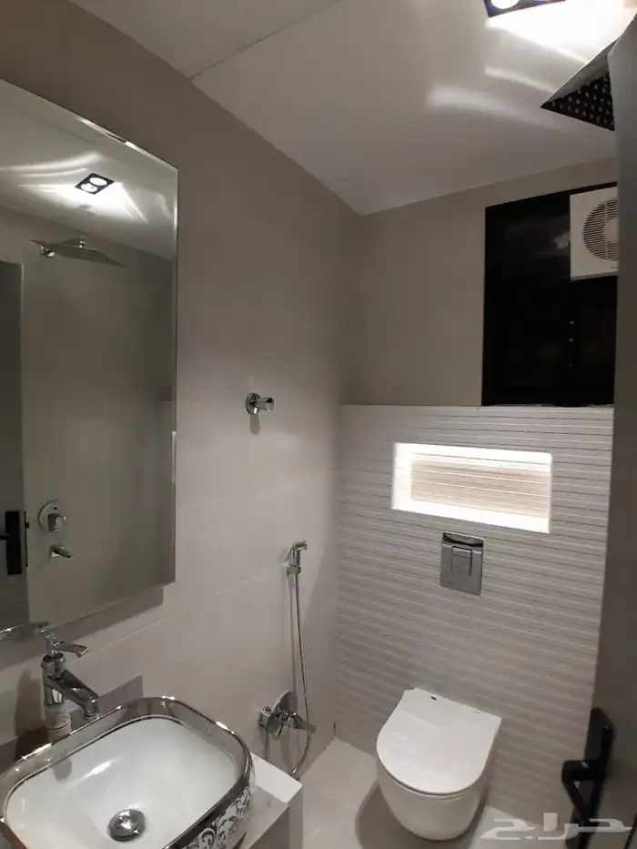 للبيع دور ثاني مع سطح مستقل بحي المعارض ب520الف 6غرف 13