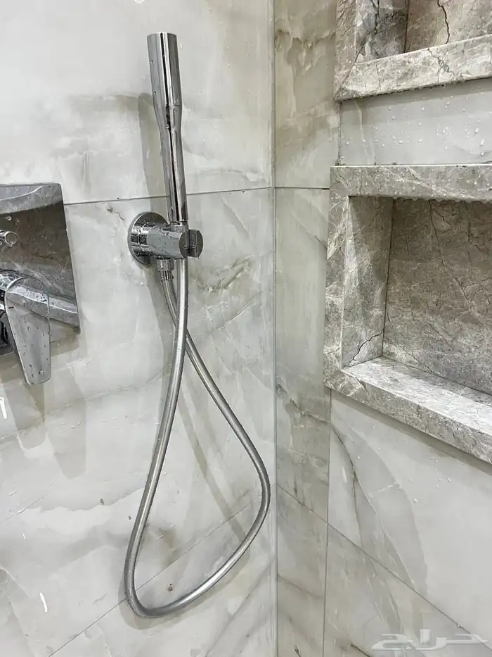 سباك خبره 25 عام كشف التسريبات 3