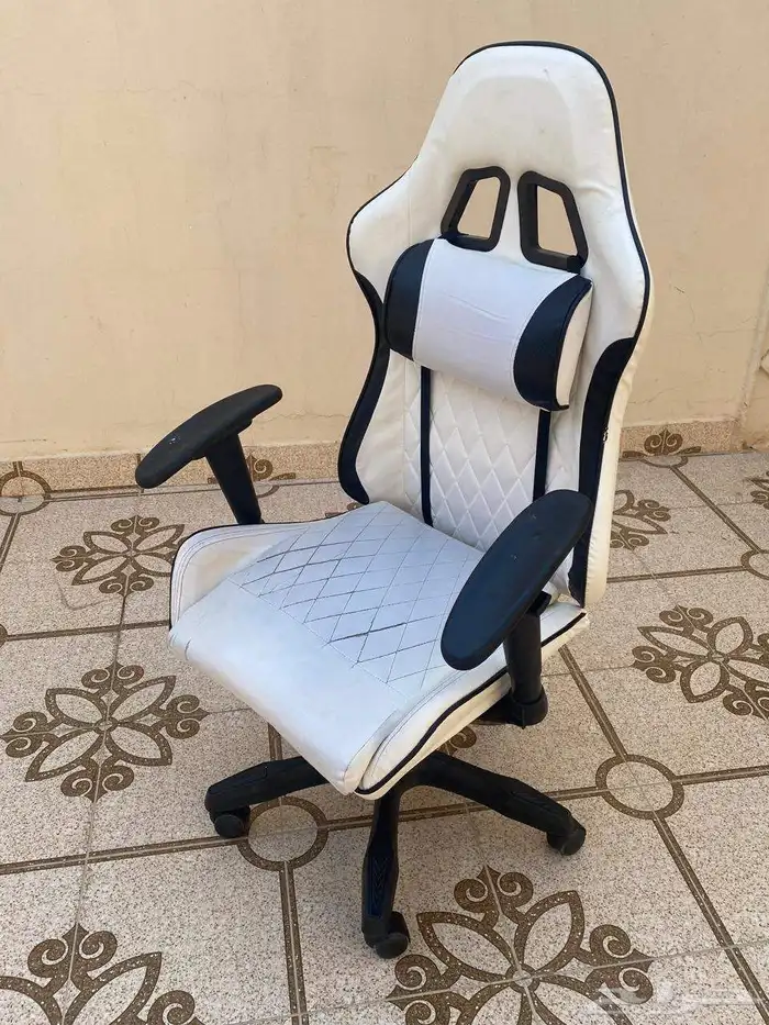 كراسي قيمنق للبيع 1