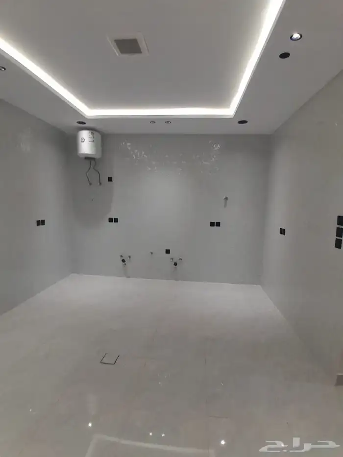 للبيع شقه دور ثاني مع سطح مستقل بحي قرطبة ب550الف 13