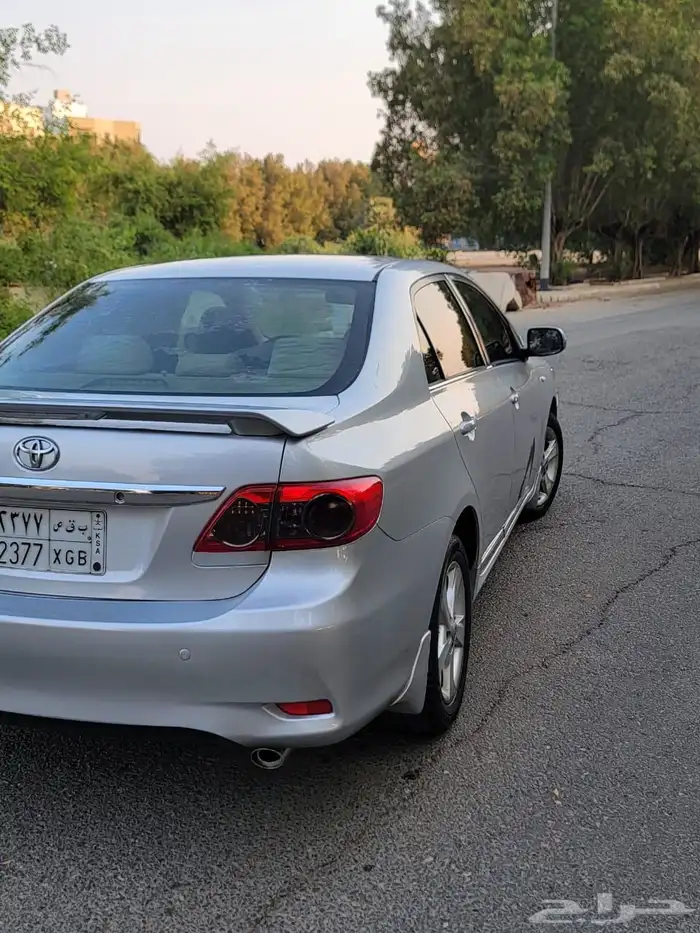 تويوتا كورولا 2011 فل كامل 3