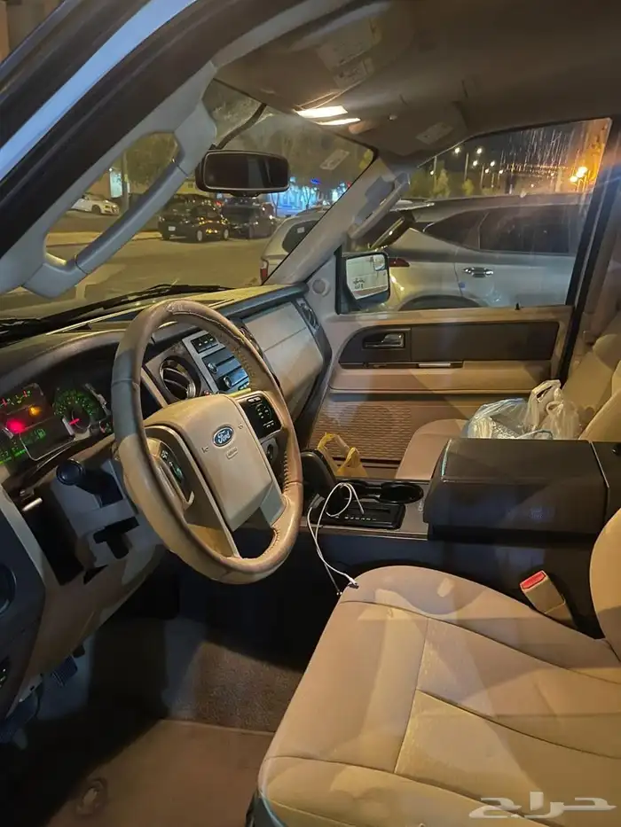 فورد اكسبديشن 2012 7