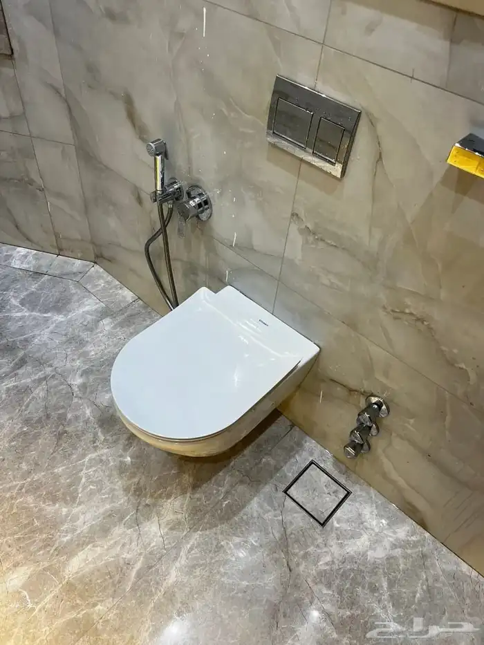 سباك خبره 25 عام كشف التسريبات 0