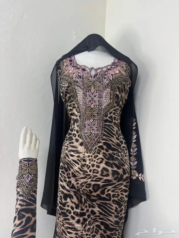 مخاوير نمري( تايجر ) قطع غير مفصلة تطريز على الصدر والاكمام 1