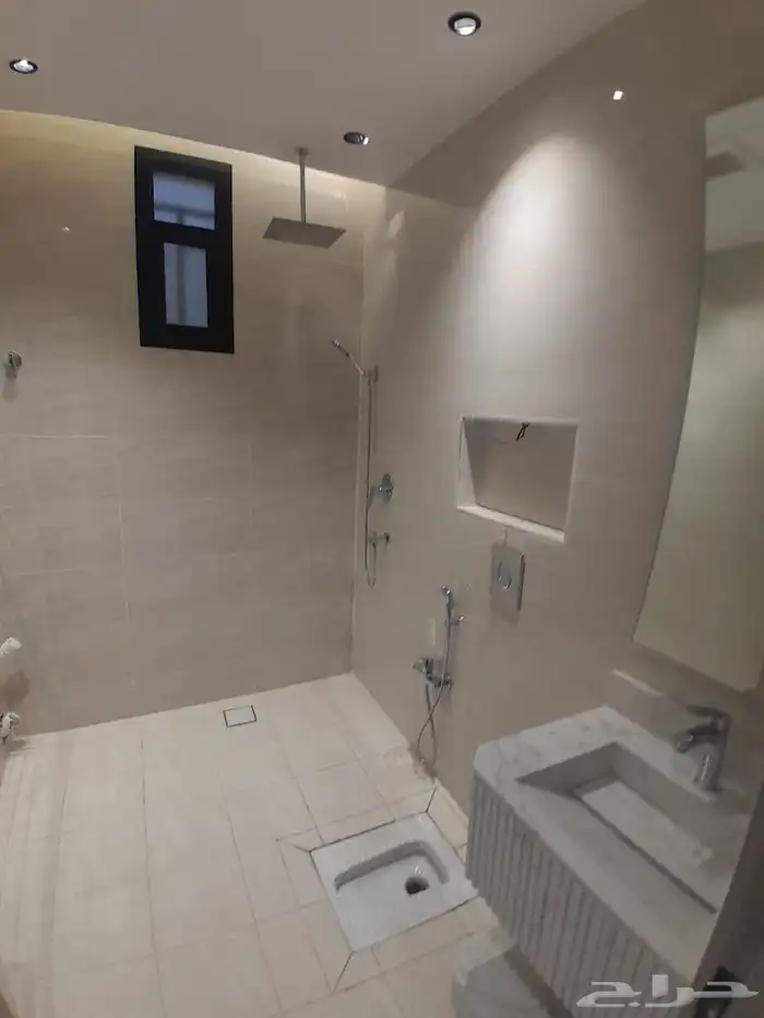 للبيع شقه دور ثاني مع سطح مستقل بحي قرطبة ب550الف 3