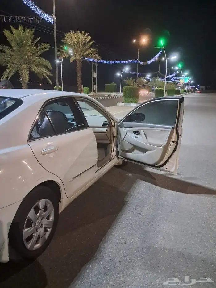 كامري 2011 للبيع بنزين جري اوتوماتيك بير سوسته تجميليه بسيطه 1