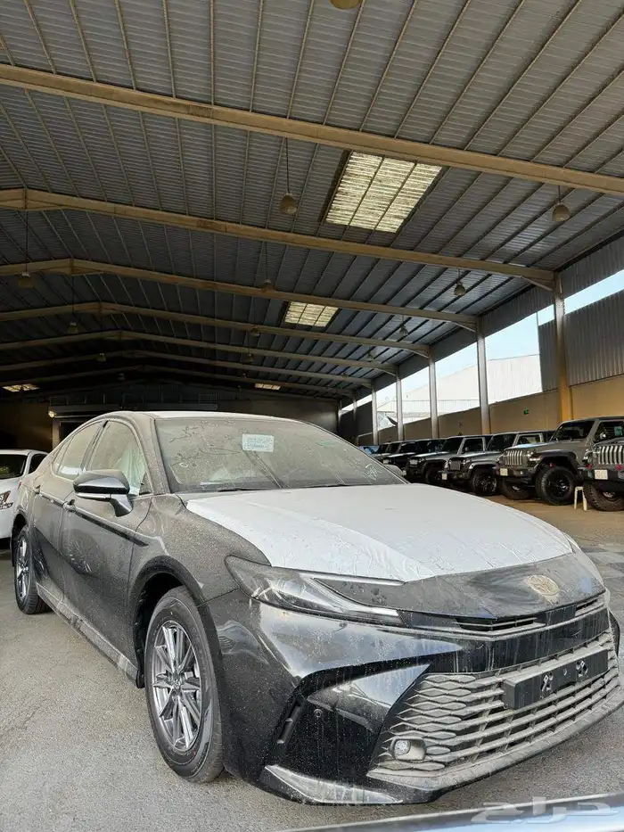 تويوتا كامري E 2025 اصفار 1