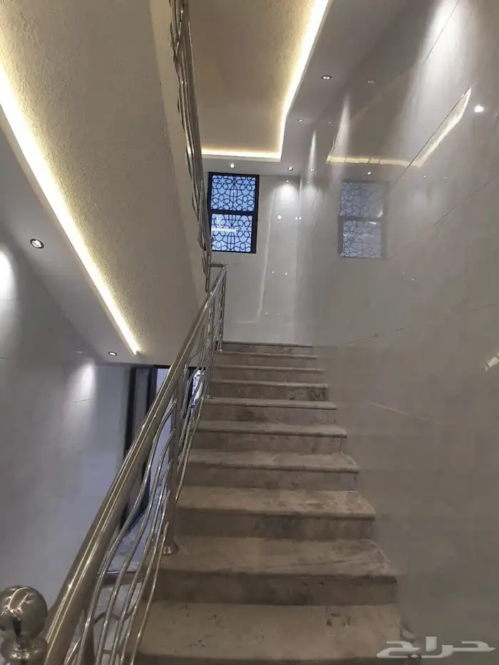 للبيع شقه دور ثاني مع سطح مستقل بحي قرطبة ب550الف 1