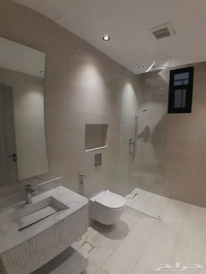 للبيع شقه دور ثاني مع سطح مستقل بحي قرطبة ب550الف 9