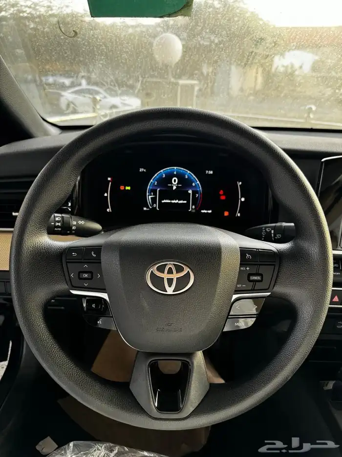 تويوتا كامري E 2025 اصفار 9