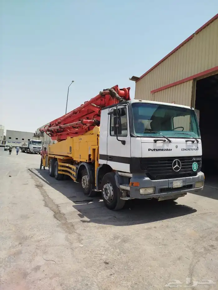 شاحنة مرسيدس 4