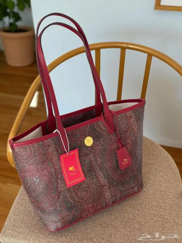 شنط درجه أولى جميع الماركات بأسعار مناسبه للدوامات وللجامعه 38