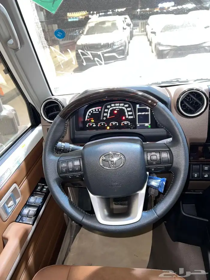 شاص تويوتا غمارتين 2025 فل كامل رفرف سعودي ديزل 2.8 8