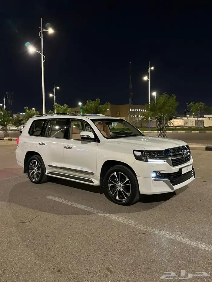 للبيع جيب 2021 ترونق وكاله ماشي 57 فقط 5