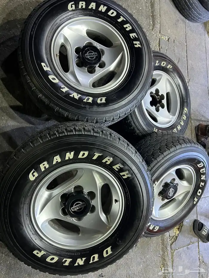 جنوط سنبوسه مقاس 16 مع كفرات دنلوب مقاس 275 70 16 2