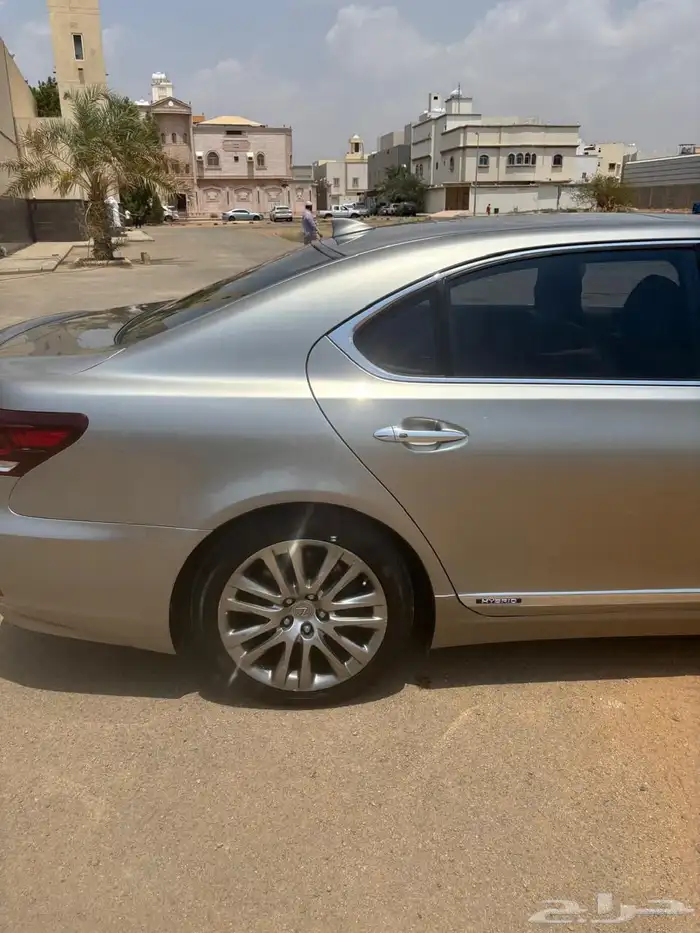 للبيع لكزس 6