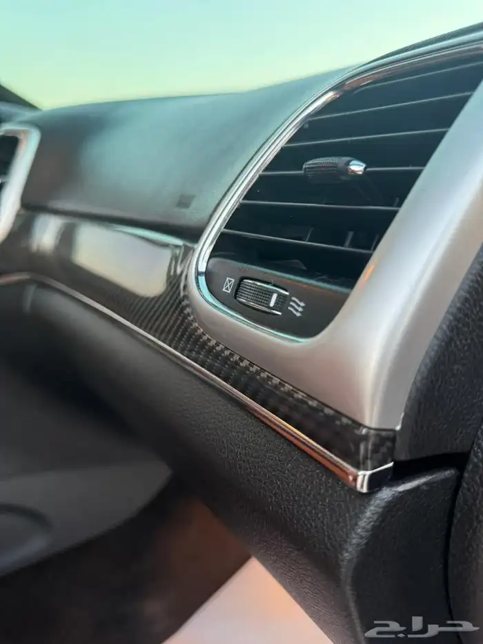 جيب جراند شروكيSRT 2015 28