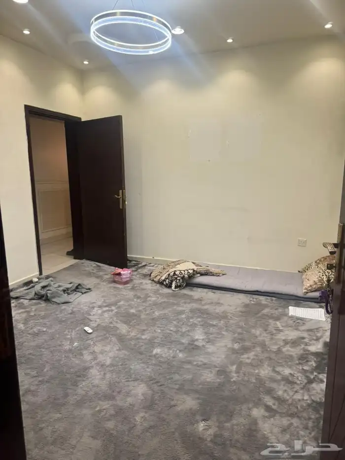 شقة للإيجار 4 غرف في المربع الذهبي بحي التيسير بجوار النهدي 3