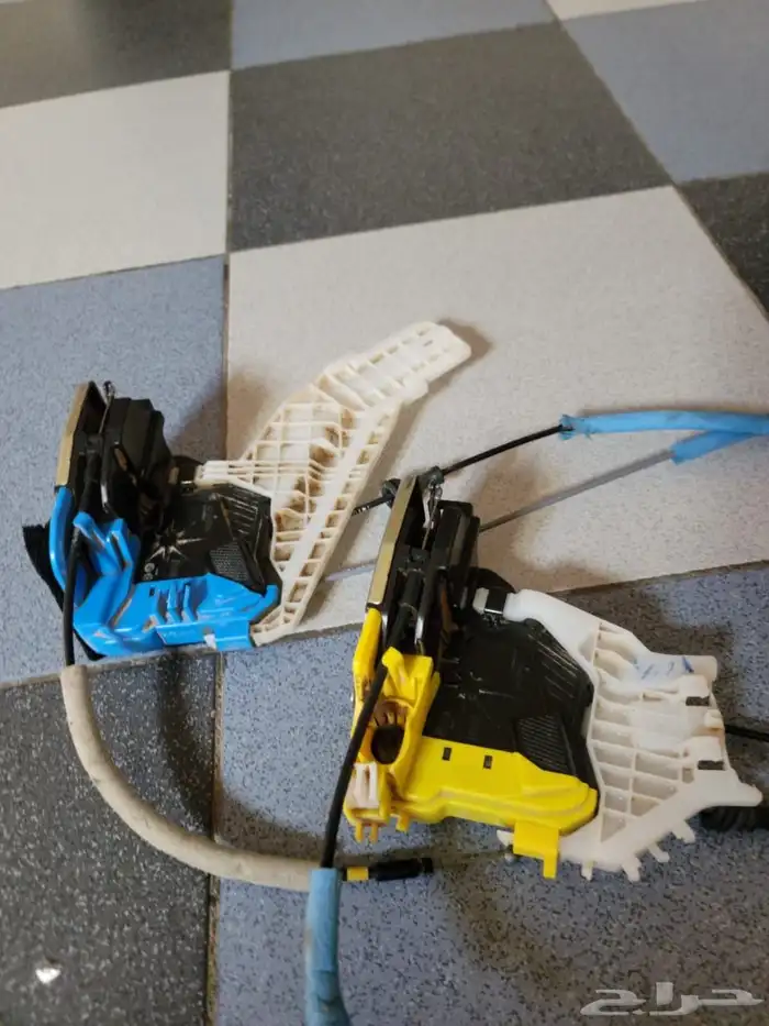 ازيرا هونداي 2014 سنتر لوك باب خلفي 1