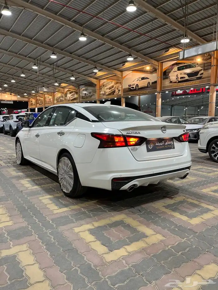 عرض خاص نيسان التيما نص فل موديل 2026 السعر 119250 4