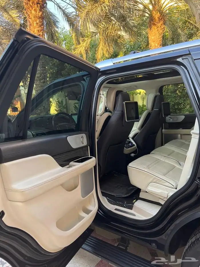 لنكولن نافيجتور 2021 اعلى فئة بريزيدنشال نظيف جدا 9