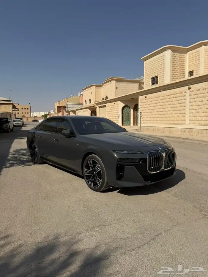 بي ام دبليو 735 M-kit 2026 ناغي كامل الموصفات مع بكج صيانات 0