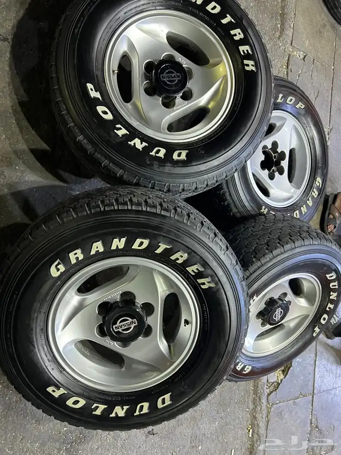 جنوط سنبوسه مقاس 16 مع كفرات دنلوب مقاس 275 70 16 0