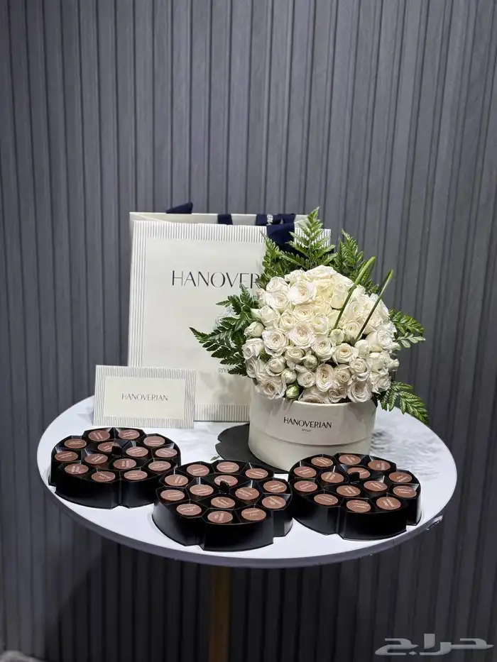 مندوب توصيل هدايا او تنسيق تغليف الهدايا 17