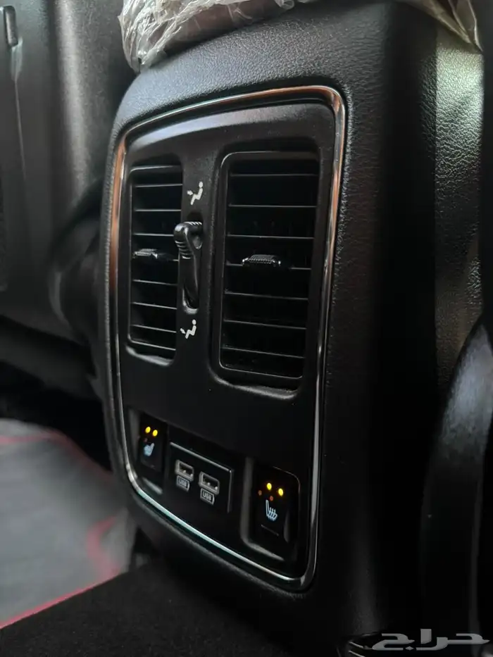 جيب جراند شروكيSRT 2015 32