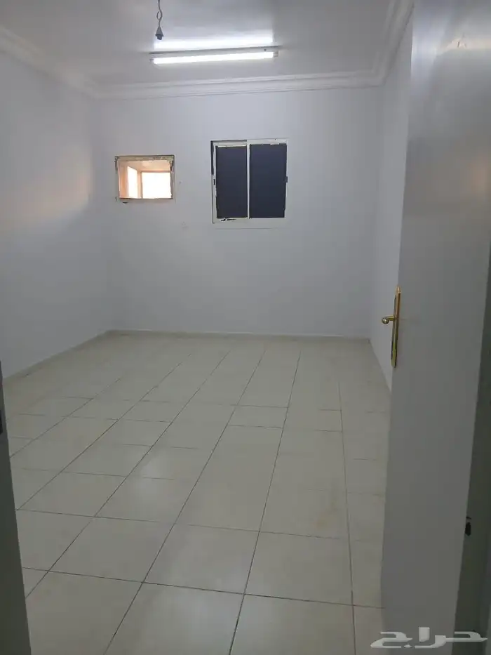 للإيجار شقه مجدده في حي الجراديه 26ألف على دفعتين 2